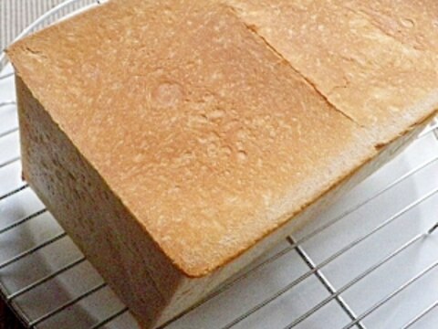 ＊HBと食パン型で作る牛乳パン＊